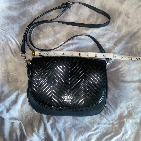 Black Guess Saddle Crossbody - Picture 1 of 5